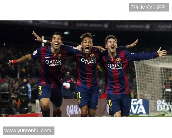 足球球星与超模的璀璨邂逅：豪门与时尚界的完美碰撞